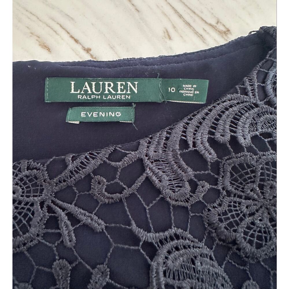 Lauren Ralph Lauren Navy Lace Cocktail Dress Size 10 Cap Sleeve Scalloped Hem - Picture 3 of 15